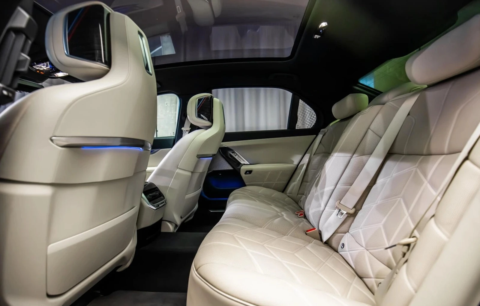 BMW 750 e xDrive M Pack - изображение 9