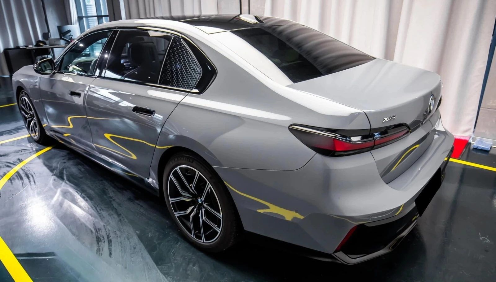 BMW 750 e xDrive M Pack - изображение 3