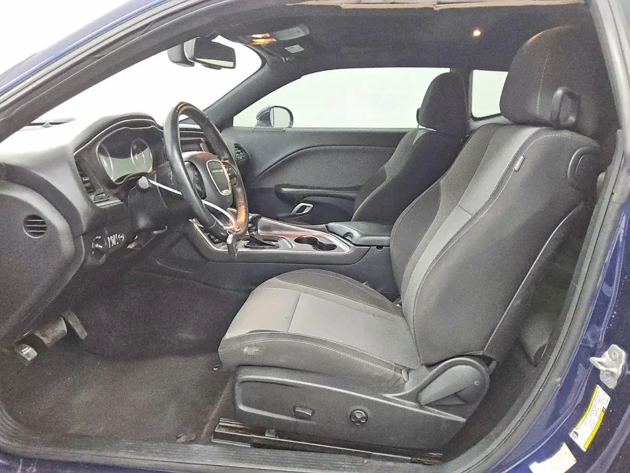 Dodge Challenger SXT - изображение 7