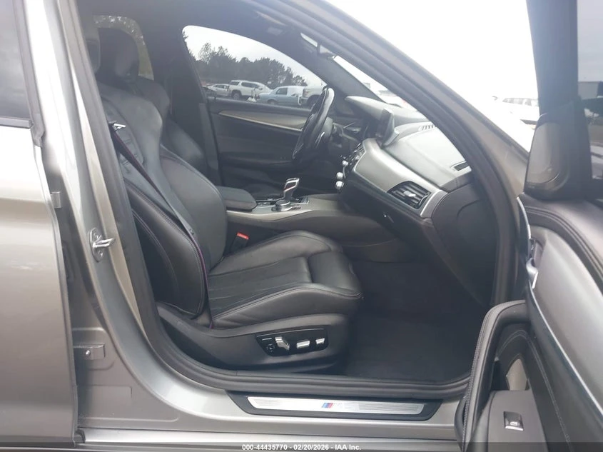 BMW M5 4.4l Competition, снимка 5 - Автомобили и джипове - 53817211