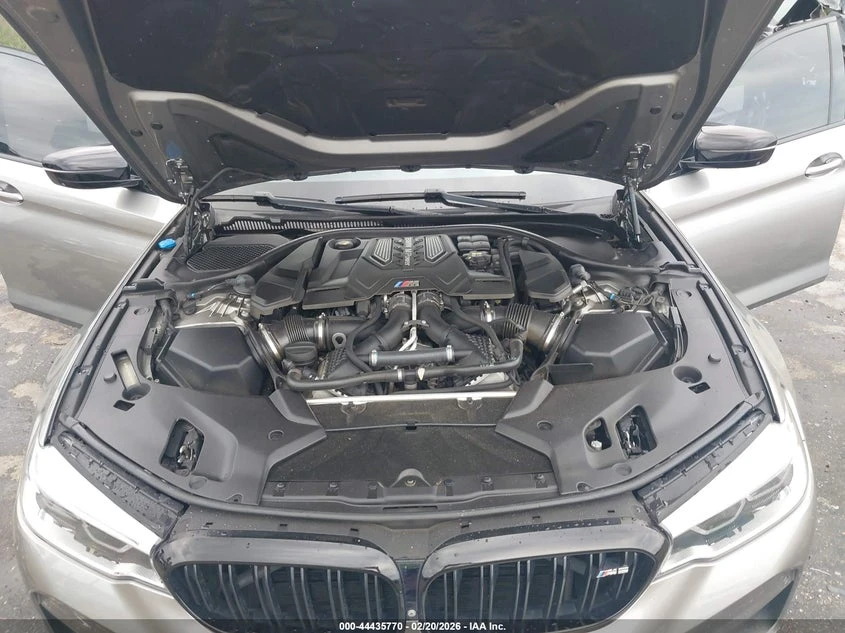 BMW M5 4.4l Competition, снимка 10 - Автомобили и джипове - 53817211