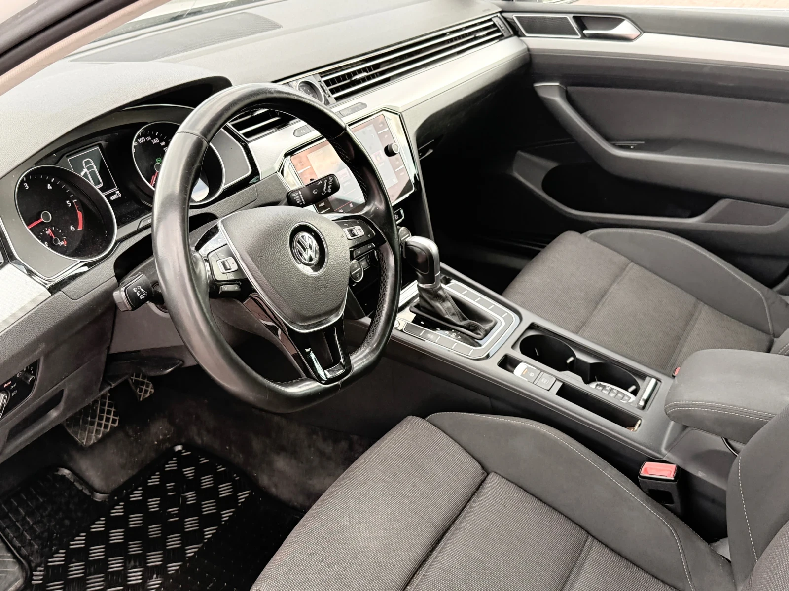 VW Passat 2.0 tdi B8, снимка 6 - Автомобили и джипове - 54768125