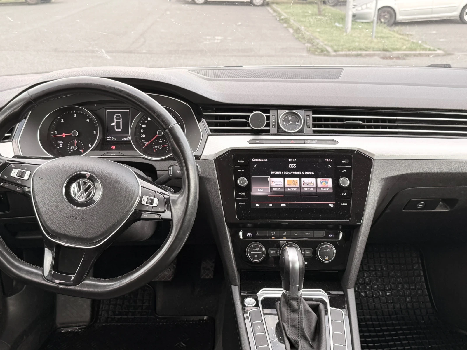 VW Passat 2.0 tdi B8, снимка 5 - Автомобили и джипове - 54768125