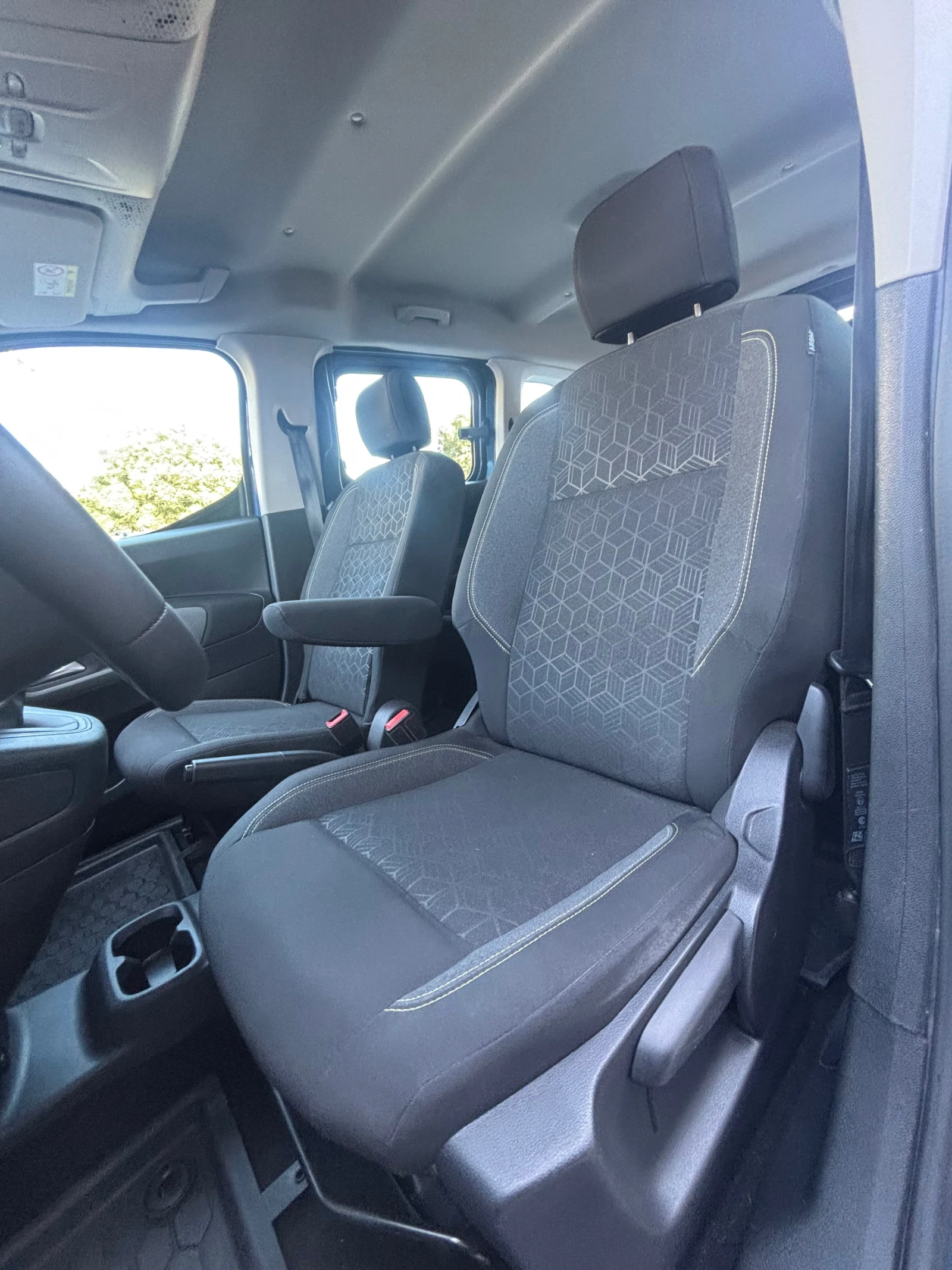 Peugeot Rifter 1.6i, снимка 6 - Автомобили и джипове - 55031375