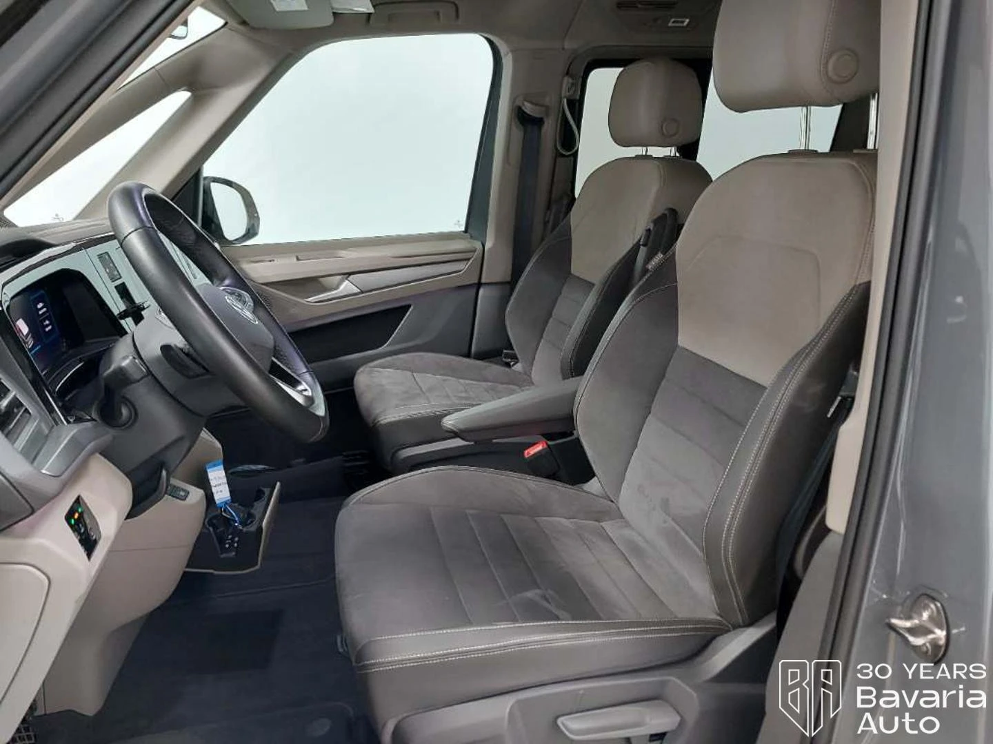VW Multivan Edition lang DSG Easy Open Basic, снимка 6 - Автомобили и джипове - 55215058