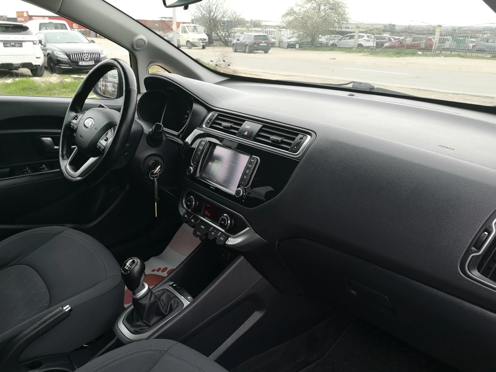 Kia Rio 1.4i 109ks 93000km, снимка 8 - Автомобили и джипове - 55275755