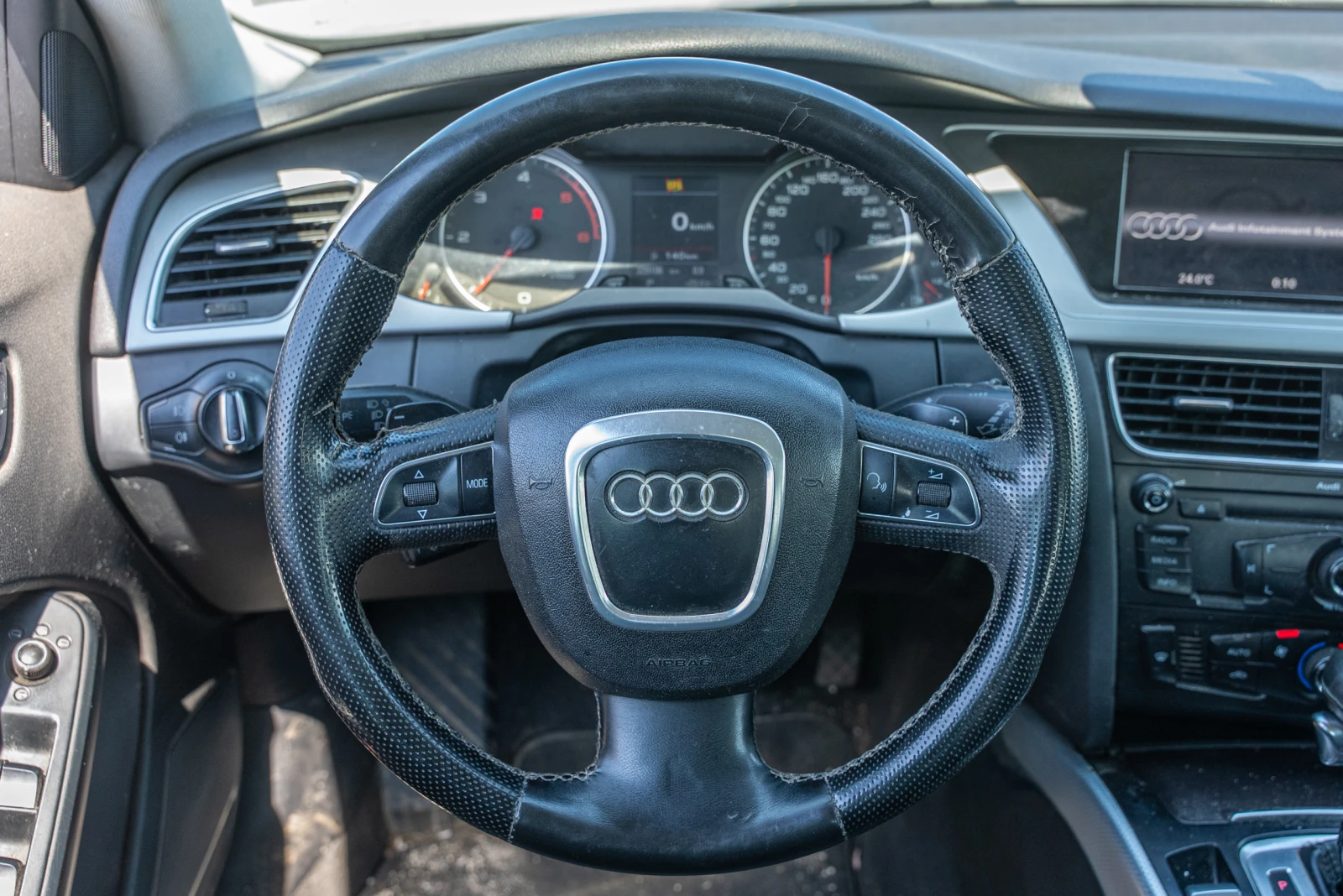 Audi A4 2.0 TDI, снимка 10 - Автомобили и джипове - 55401918