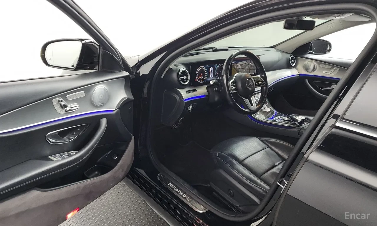 Mercedes-Benz E 300 AMG | BURMESTER | DIGITAL | ОБДУХ | ПАНОРАМА | 360, снимка 7 - Автомобили и джипове - 55492722