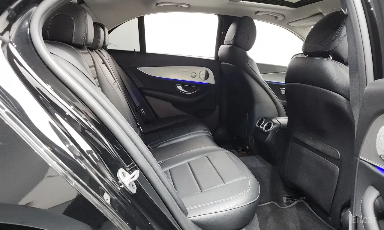 Mercedes-Benz E 300 AMG | BURMESTER | DIGITAL | ОБДУХ | ПАНОРАМА | 360, снимка 9 - Автомобили и джипове - 55492722
