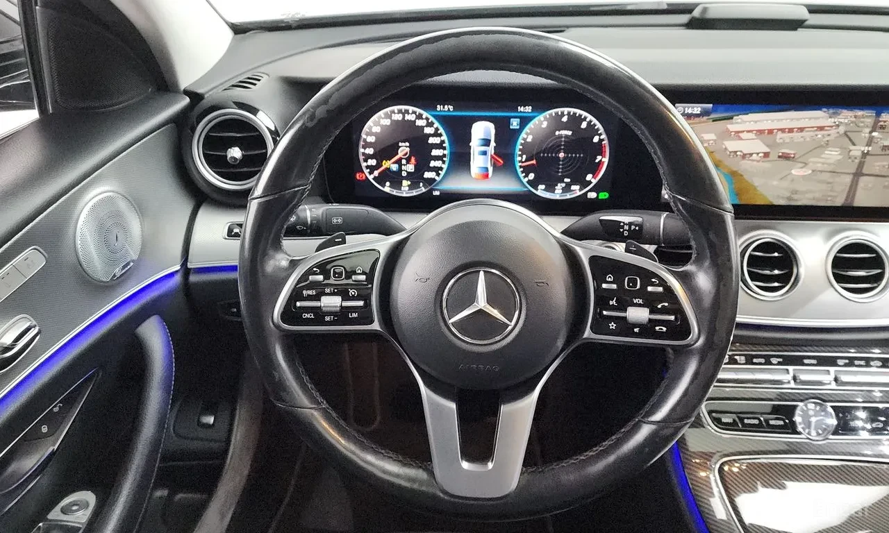 Mercedes-Benz E 300 AMG | BURMESTER | DIGITAL | ОБДУХ | ПАНОРАМА | 360, снимка 11 - Автомобили и джипове - 55492722
