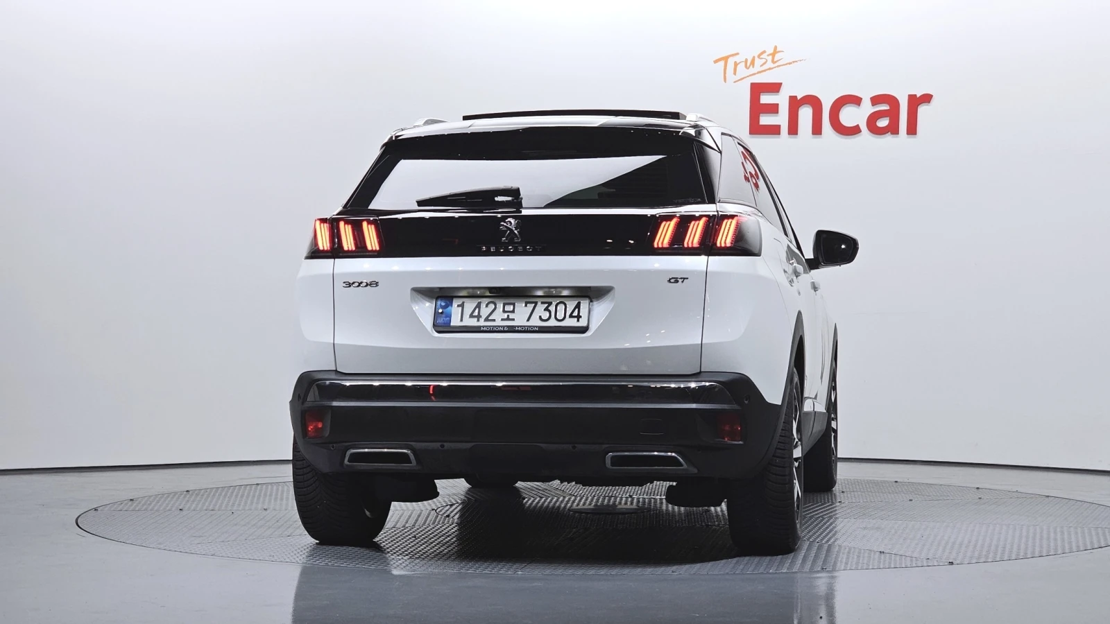 Peugeot 3008 1.5 BlueHDi GT | Адаптивен круиз | Масаж | Панорам, снимка 4 - Автомобили и джипове - 55595030