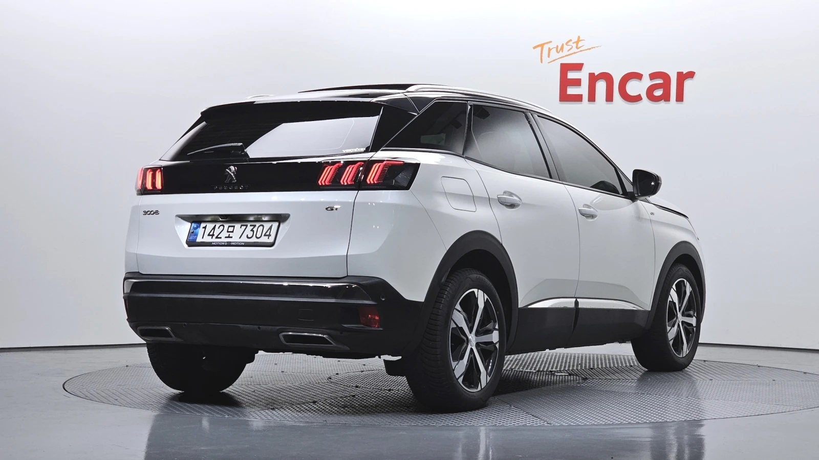 Peugeot 3008 1.5 BlueHDi GT | Адаптивен круиз | Масаж | Панорам, снимка 2 - Автомобили и джипове - 55595030