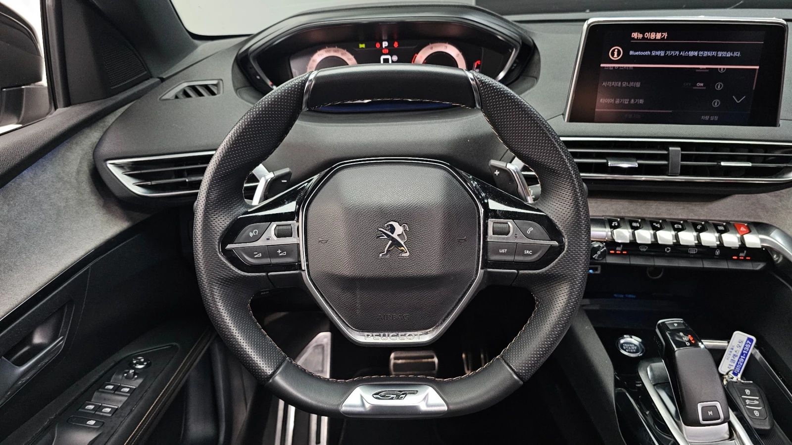 Peugeot 3008 1.5 BlueHDi GT | Адаптивен круиз | Масаж | Панорам, снимка 13 - Автомобили и джипове - 55595030