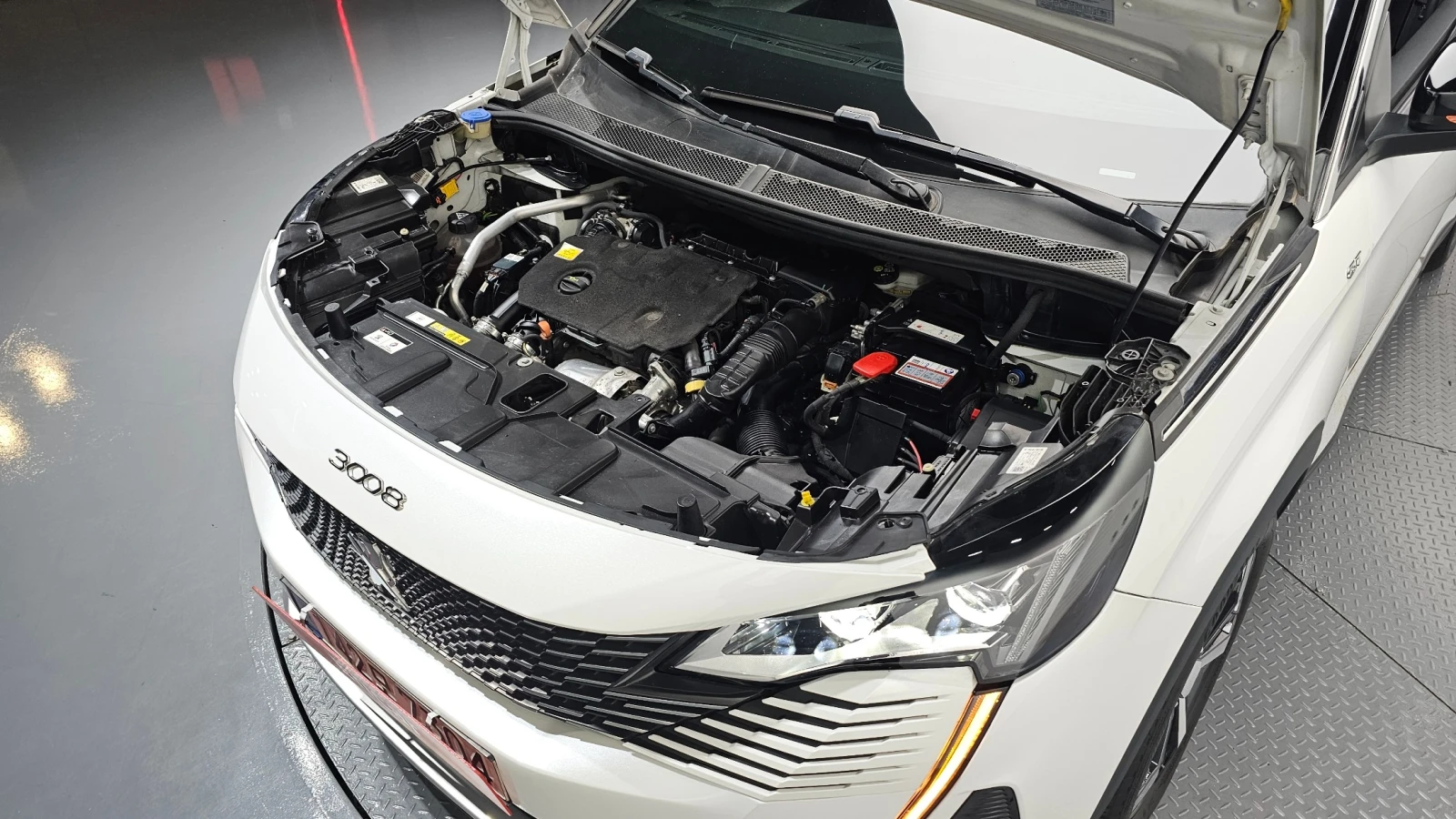 Peugeot 3008 1.5 BlueHDi GT | Адаптивен круиз | Масаж | Панорам, снимка 5 - Автомобили и джипове - 55595030