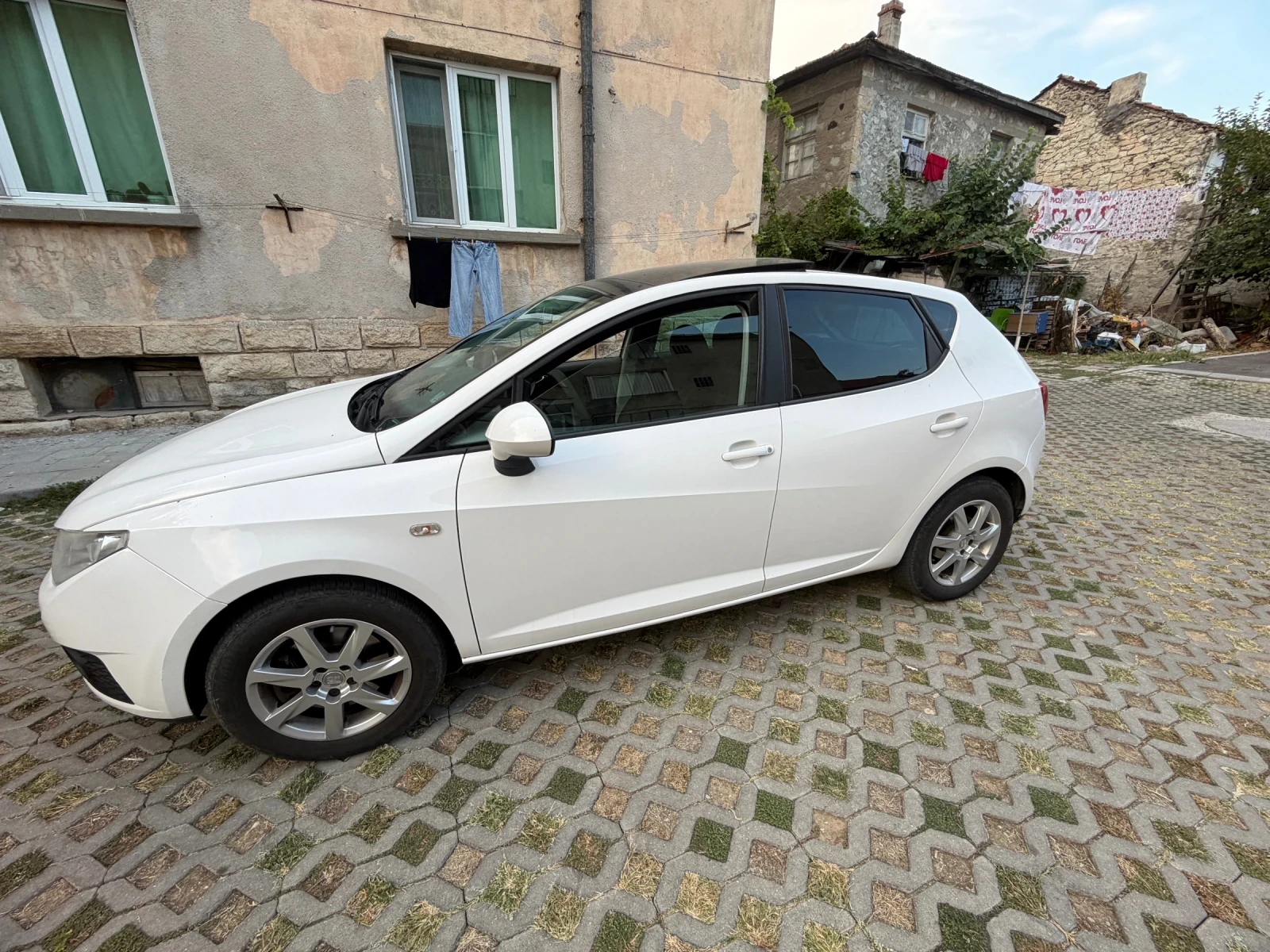 Seat Ibiza 1.6 tdi 105 кс, снимка 11 - Автомобили и джипове - 55930463
