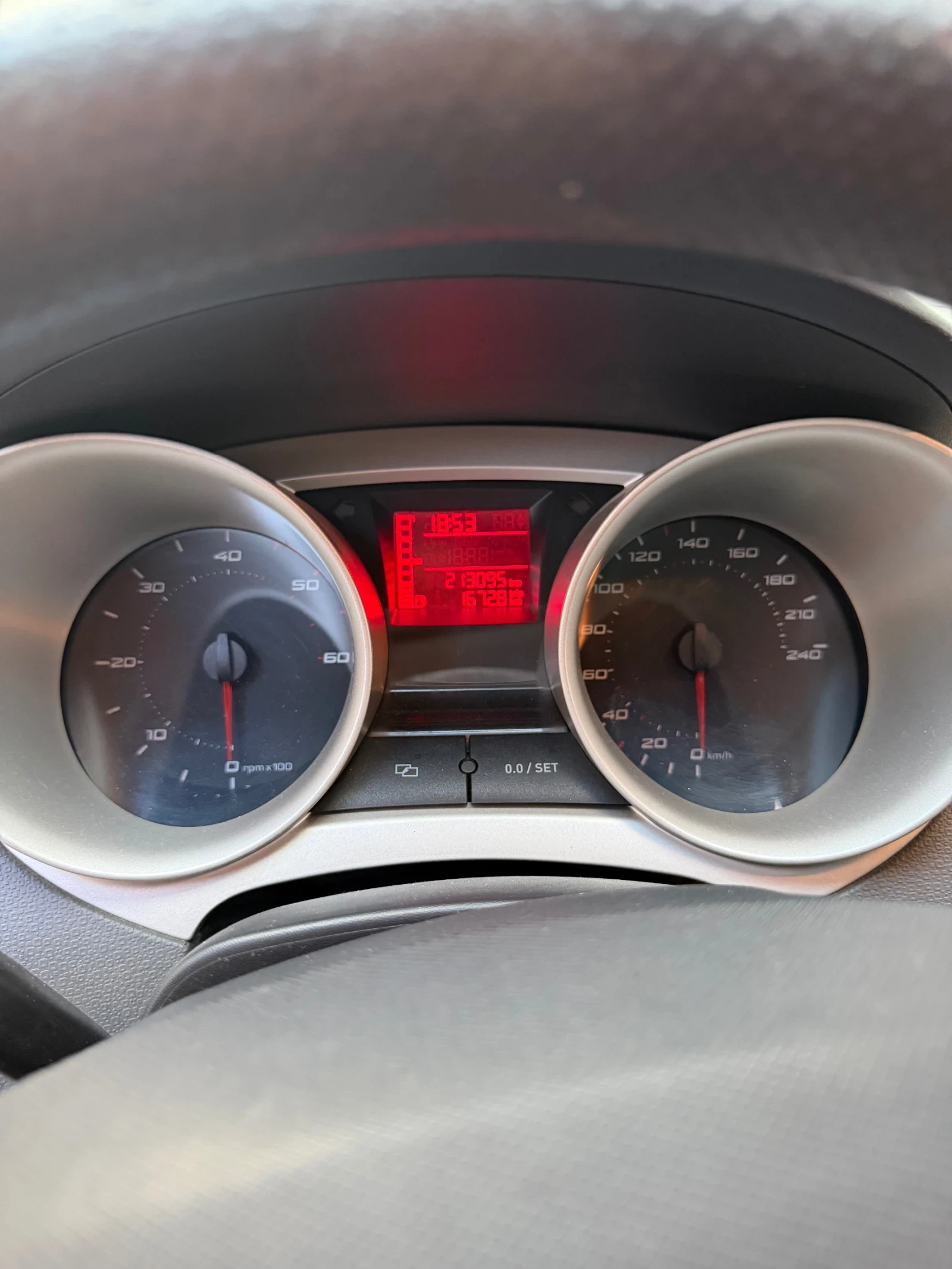 Seat Ibiza 1.6 tdi 105 кс, снимка 10 - Автомобили и джипове - 55930463