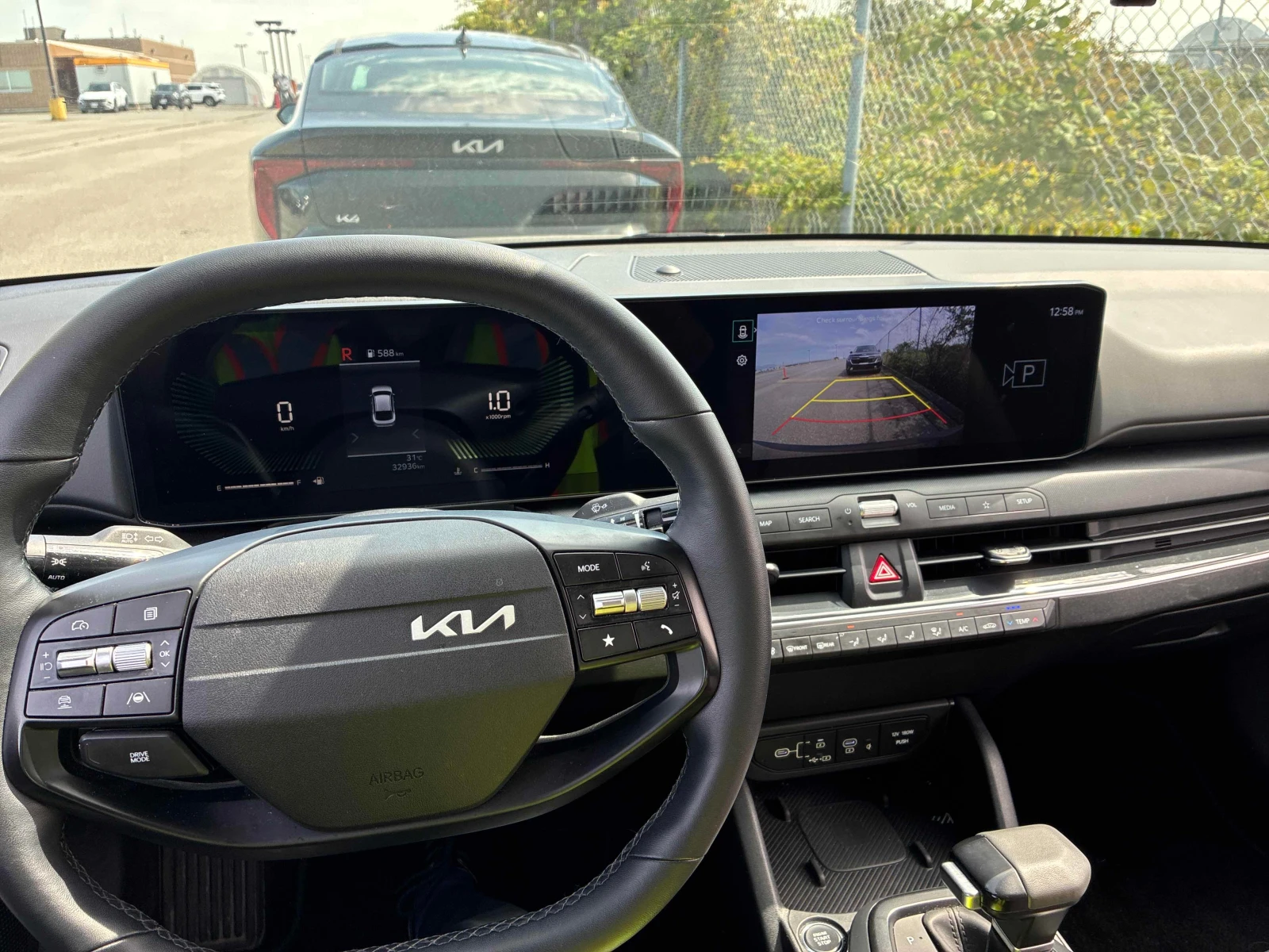 Kia K4 | LANE ASSIST| ЗАДНА КАМЕРА| ПАНО| 2 КЛЮЧА| , снимка 9 - Автомобили и джипове - 56066808