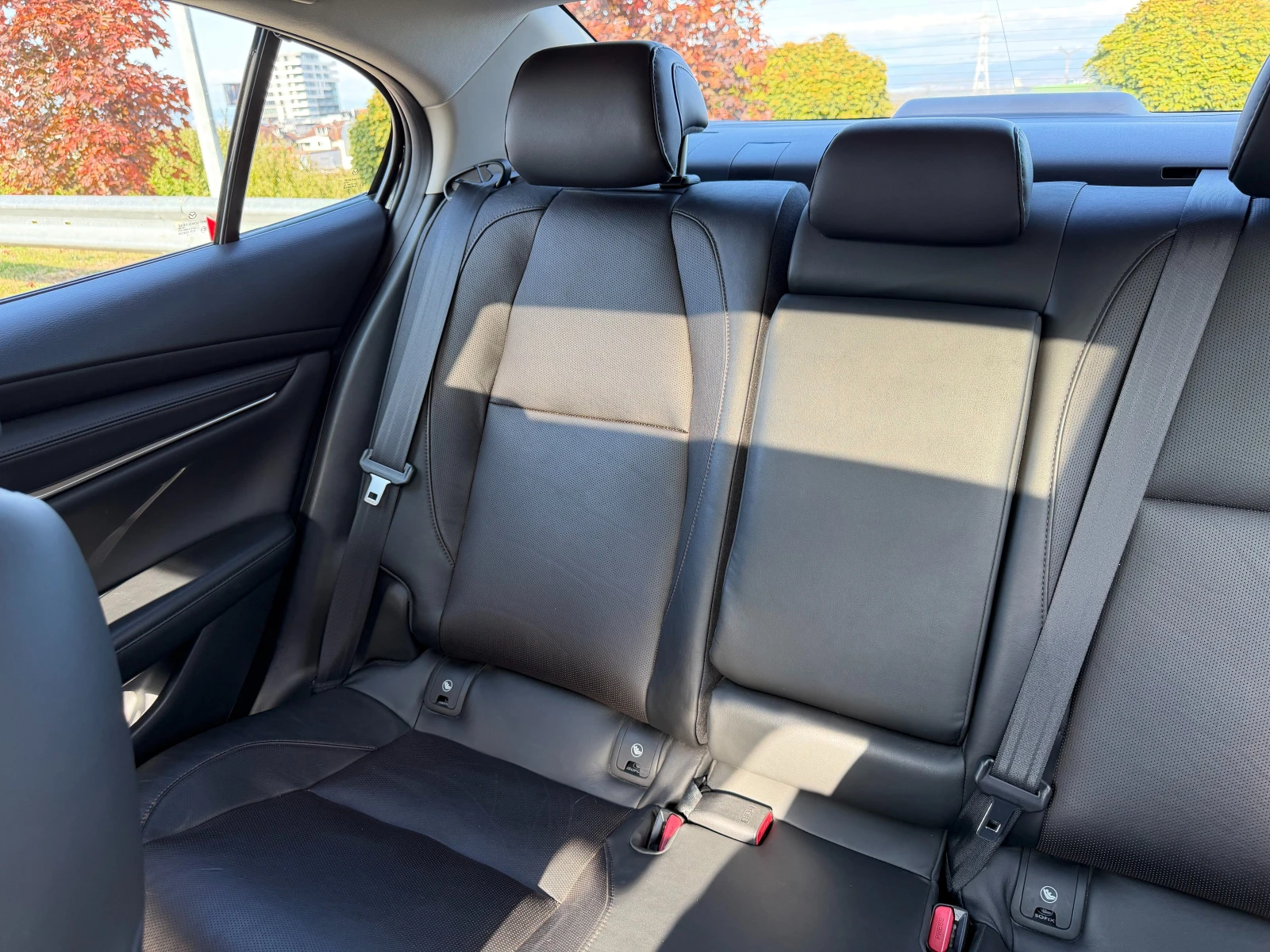 Mazda 3 2.5 Premium AWD, снимка 16 - Автомобили и джипове - 56646419