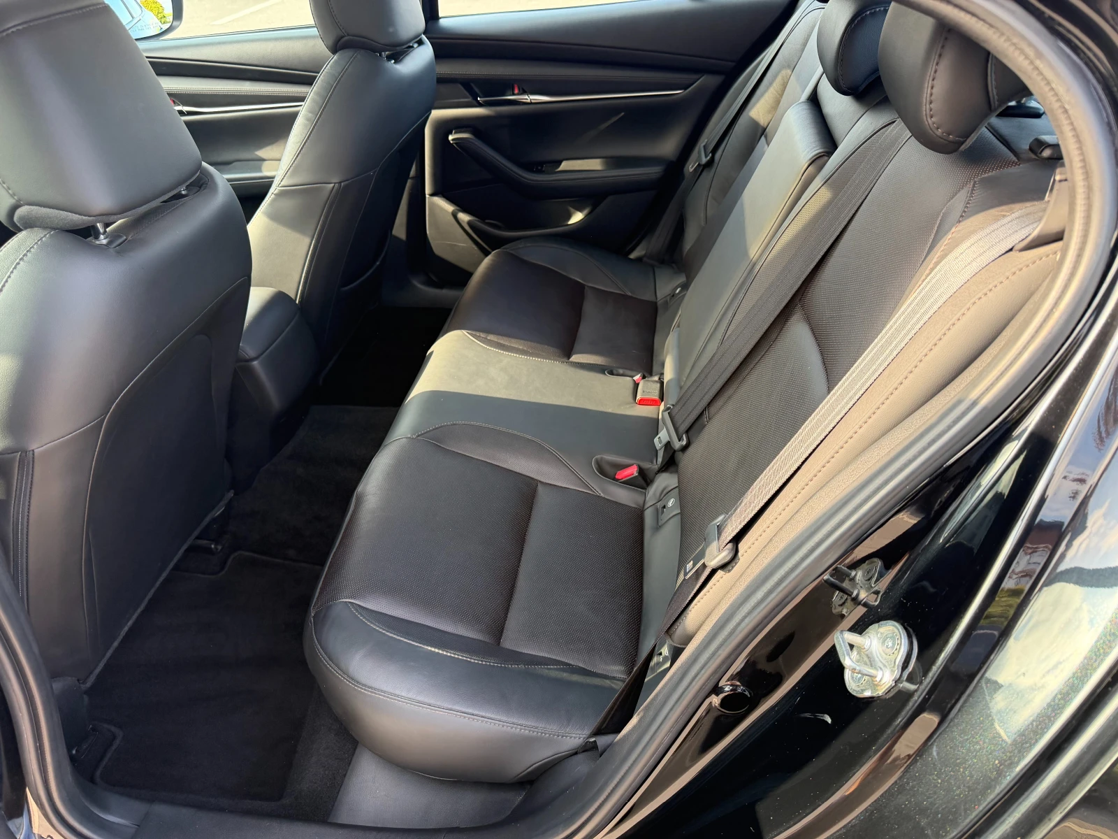 Mazda 3 2.5 Premium AWD, снимка 17 - Автомобили и джипове - 56646419