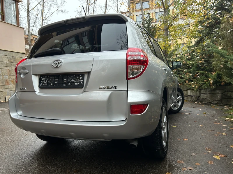 Toyota Rav4 2, 2 D-4D 4X4, КАТО НОВА !, снимка 2 - Автомобили и джипове - 47958643