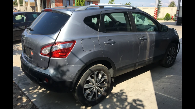 Nissan Qashqai 2.0-140к.с, снимка 7 - Автомобили и джипове - 27725359