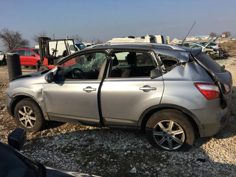 Nissan Qashqai 2.0-140к.с, снимка 11 - Автомобили и джипове - 27725359