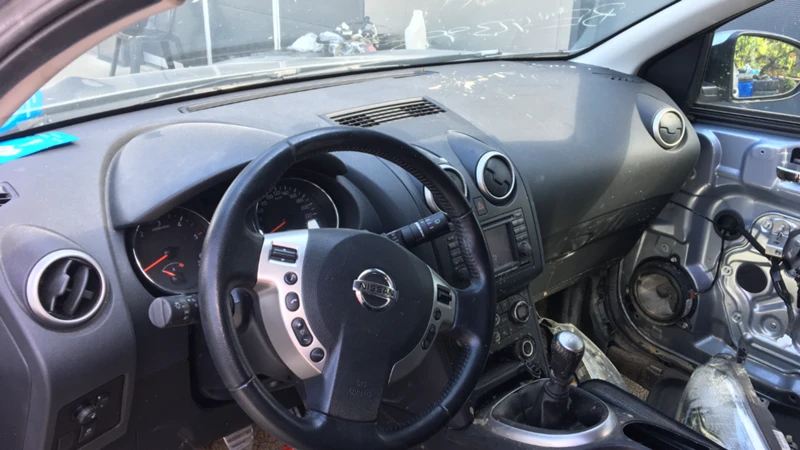 Nissan Qashqai 2.0-140к.с, снимка 3 - Автомобили и джипове - 27725359