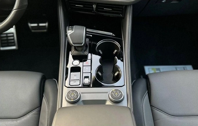 VW Touareg 3.0 TSI 4Motion = R-line = Гаранция, снимка 9 - Автомобили и джипове - 52837518