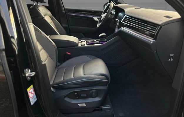 VW Touareg 3.0 TSI 4Motion = R-line = Гаранция, снимка 11 - Автомобили и джипове - 52837518