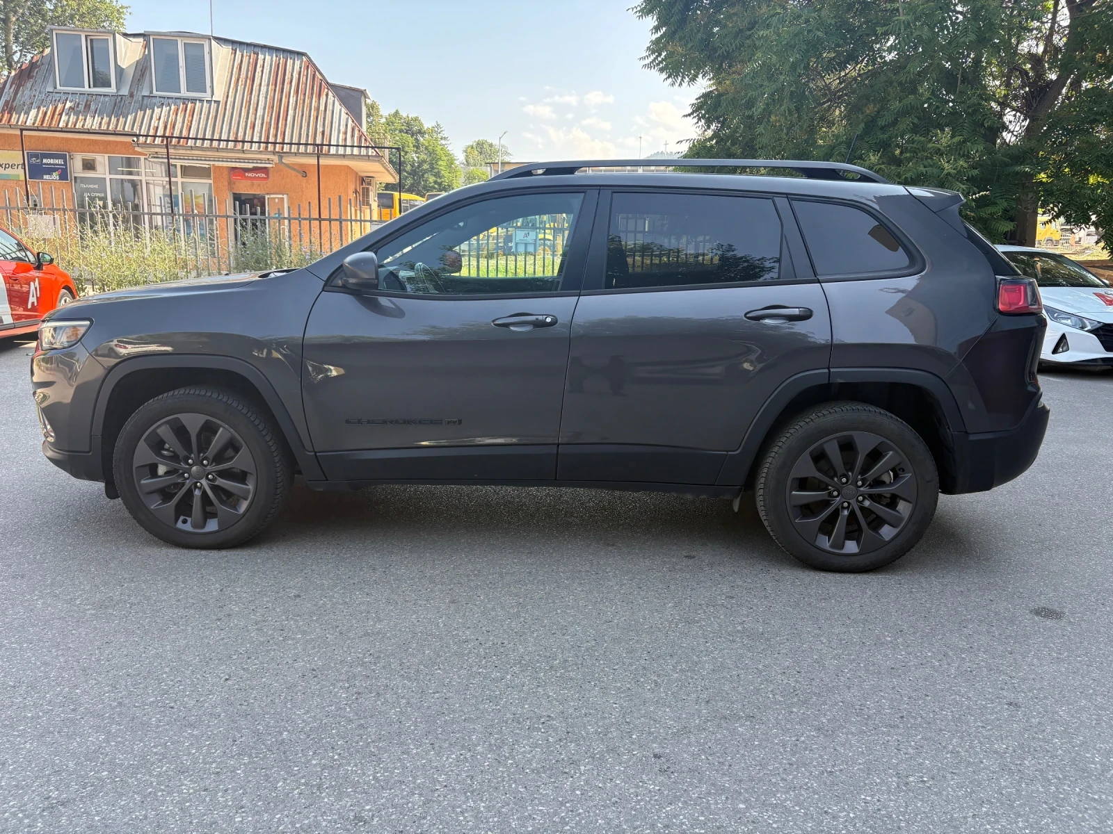 Jeep Cherokee 2021 JEEP CHEROKEE 80TH ANNIVERSARY EDITION - изображение 5