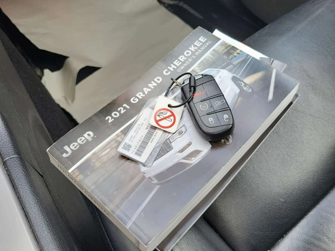 Jeep Grand cherokee  LIMITED * ПОДГРЕВИ* ПАНОРАМА* CARFAX * , снимка 17 - Автомобили и джипове - 53710113