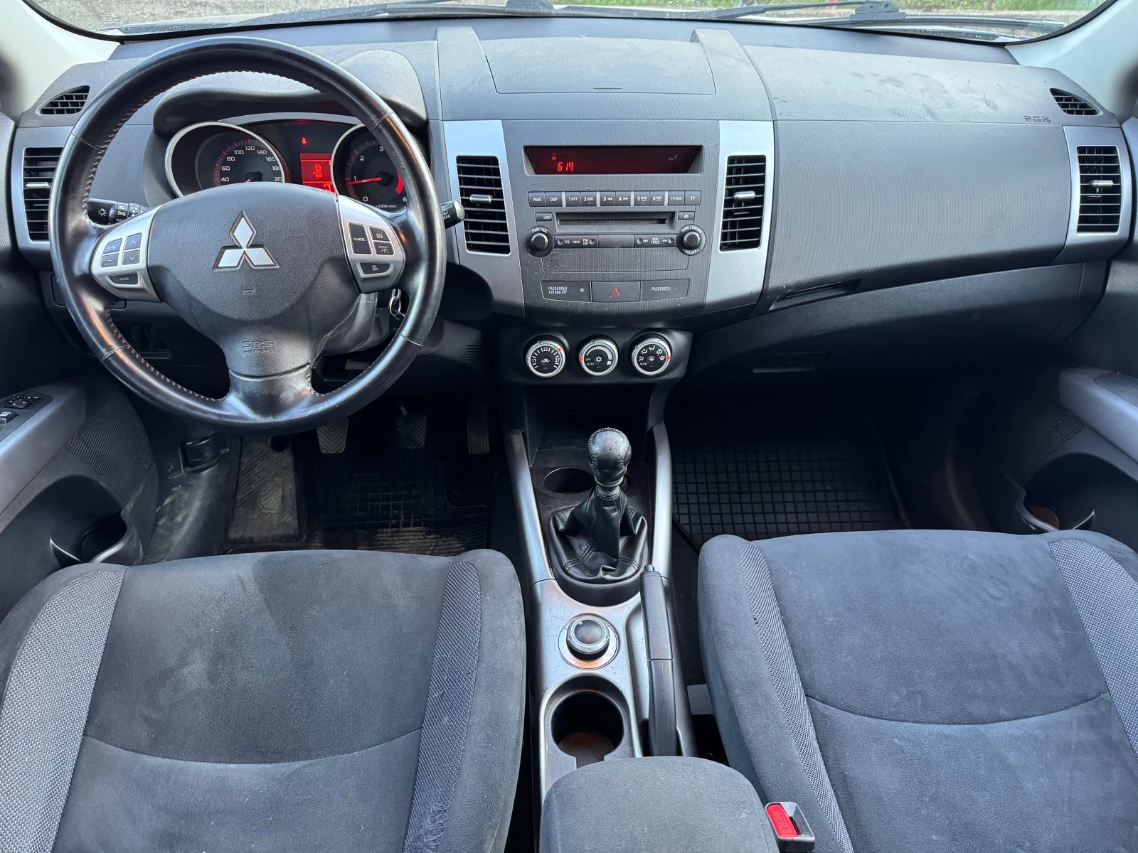 Mitsubishi Outlander 2.0DiD-140к.с., снимка 9 - Автомобили и джипове - 54645748