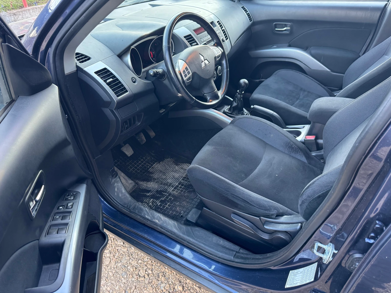Mitsubishi Outlander 2.0DiD-140к.с., снимка 7 - Автомобили и джипове - 54645748
