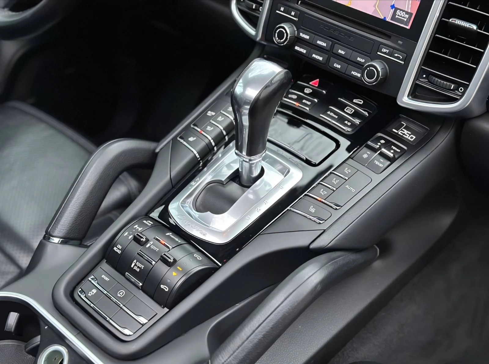 Porsche Cayenne S 4.2 MATRXI Сервизна история Германия ЛИЗИНГ!!!, снимка 12 - Автомобили и джипове - 54661630