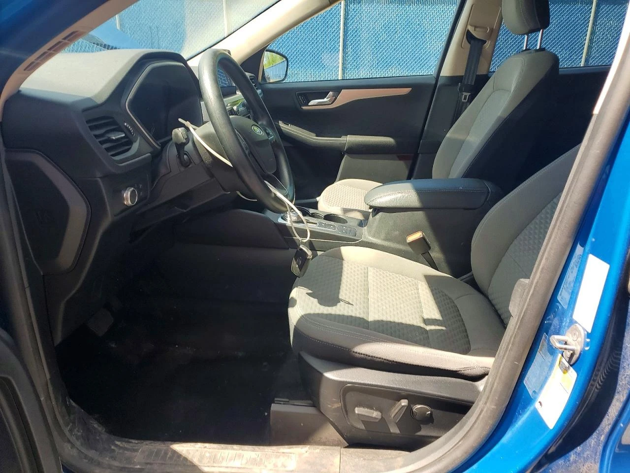 Ford Escape 1.5l Se, снимка 7 - Автомобили и джипове - 55095261