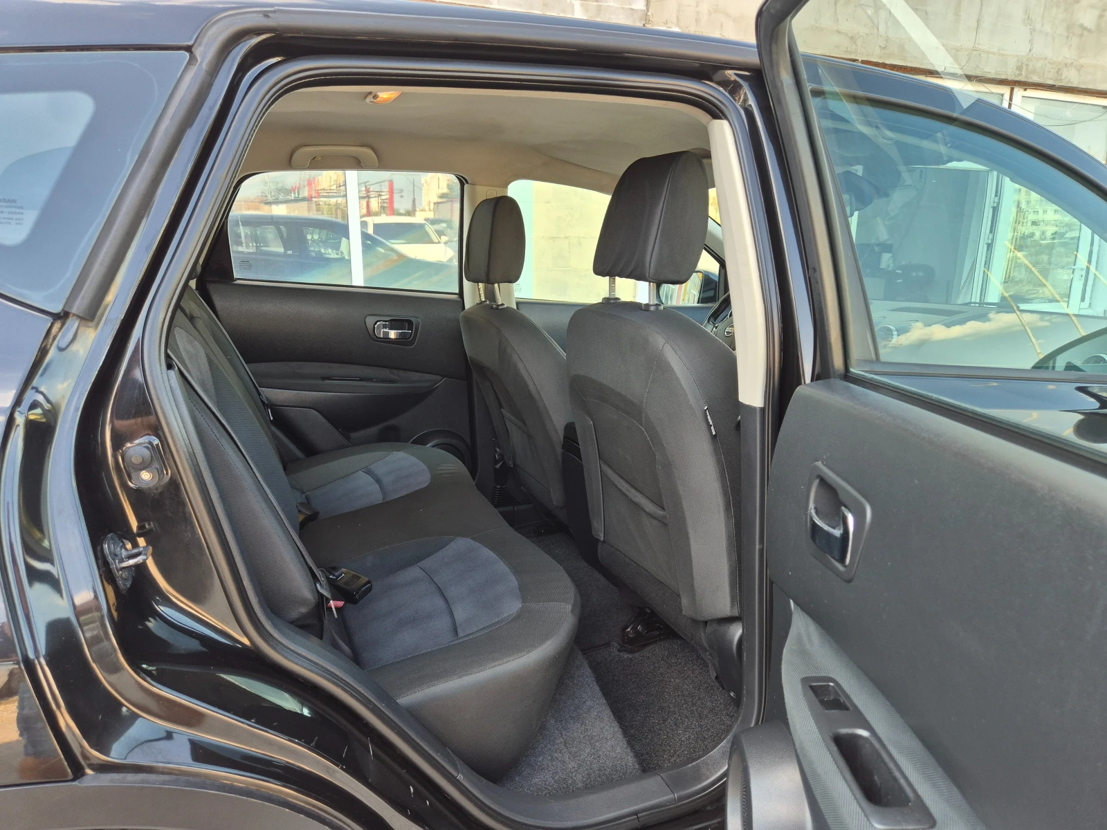 Nissan Qashqai 1.5DCI KLIMA ITALY, снимка 9 - Автомобили и джипове - 55578784