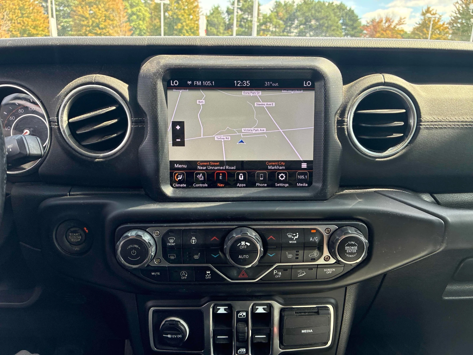 Jeep Wrangler Sahara* CARFAX* АВТОКРЕДИТ БЕЗ ПЪРВОНАЧАЛНА ВНОСКА, снимка 9 - Автомобили и джипове - 56001777