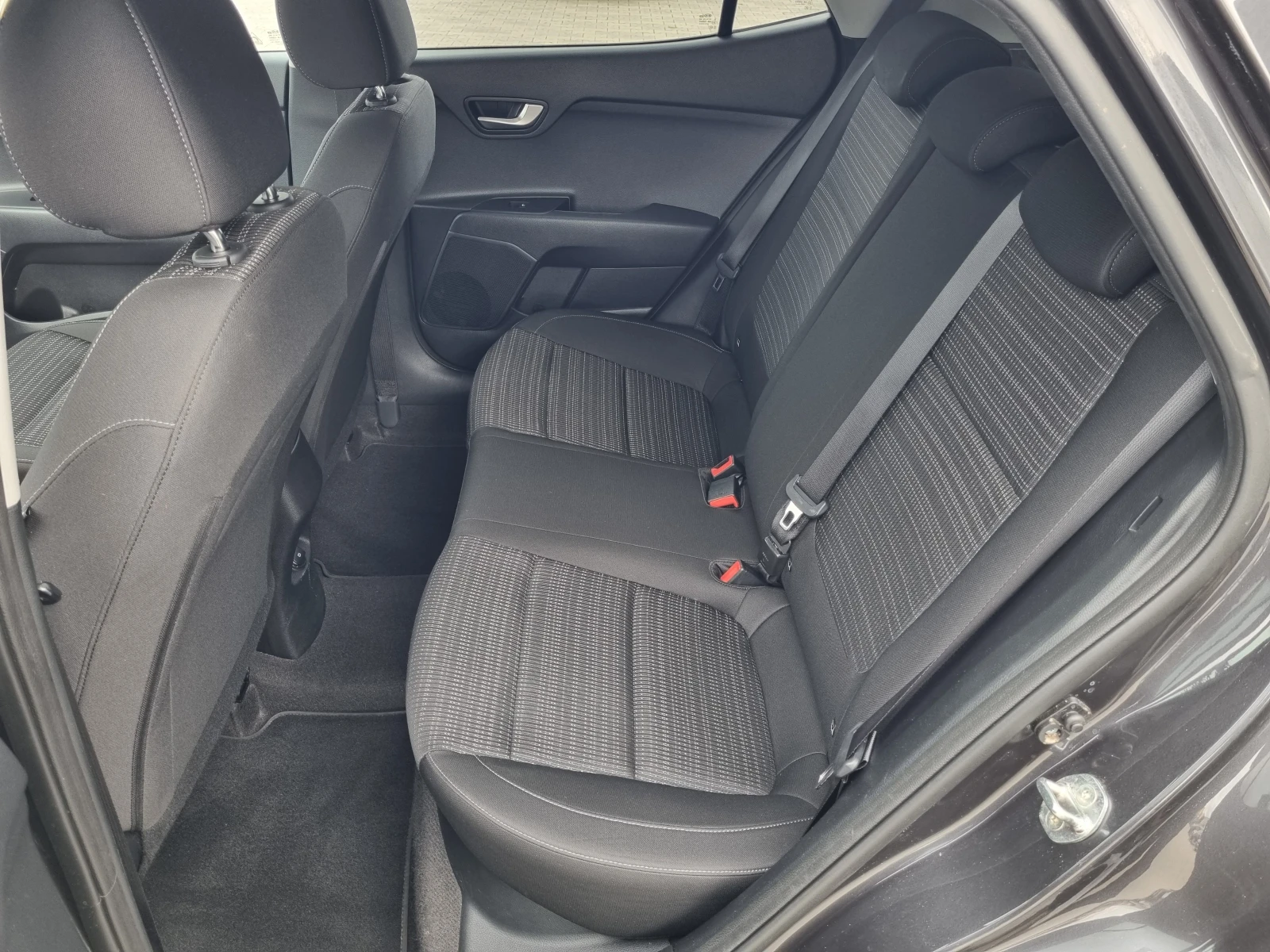 Kia Stonic 1.4i-100�� * 112.000�� * ������ * EURO 6 | Mobile.bg � ����������� 10