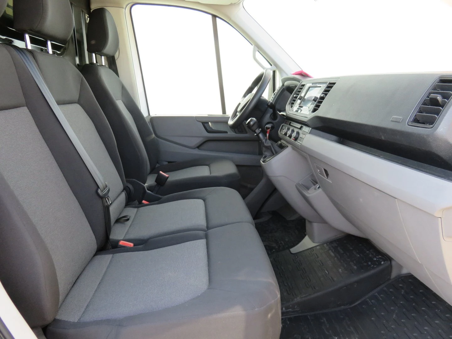 VW Crafter, снимка 5 - Бусове и автобуси - 56420307