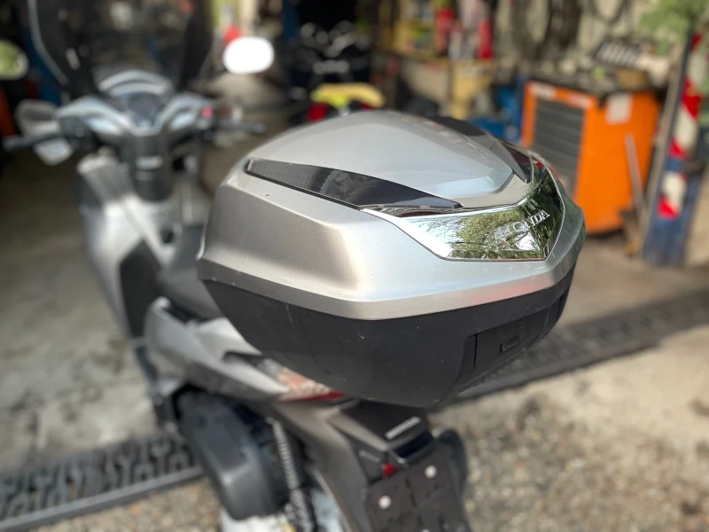 Honda Sh 300i ABS, снимка 9 - Мотоциклети и мототехника - 52612055