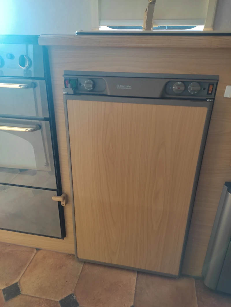 Каравана ABI, снимка 8 - Каравани и кемпери - 52146905