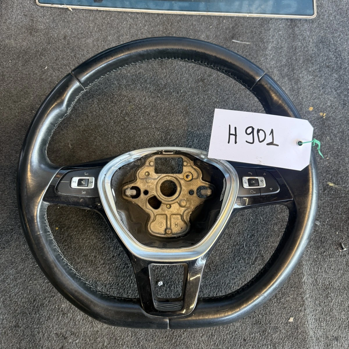 Мултиволан за VW Golf 7 Passat B8 Arteon 5G0419091 ном 901