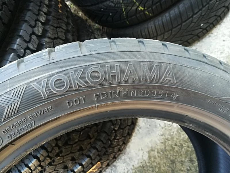 Гуми Зимни 225/50R18, снимка 3 - Гуми и джанти - 23733465