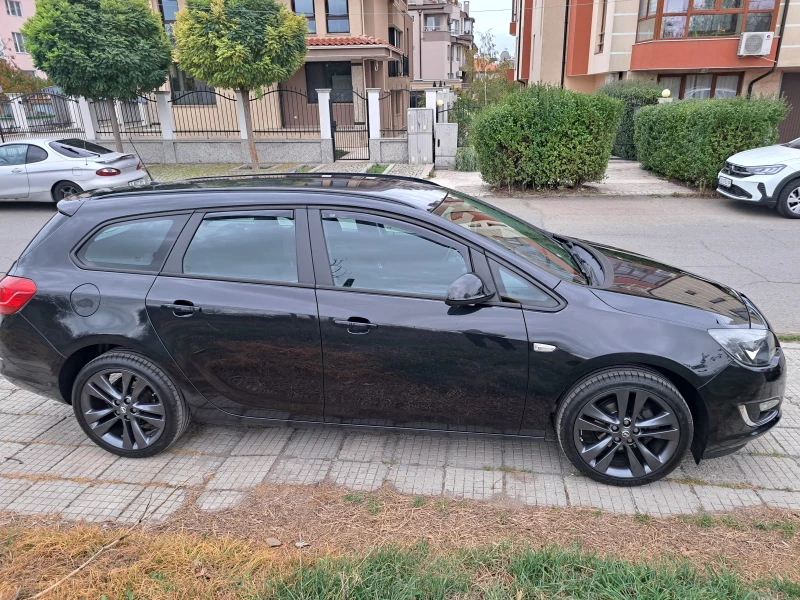 Opel Astra 1.4 турбо, снимка 5 - Автомобили и джипове - 47294552