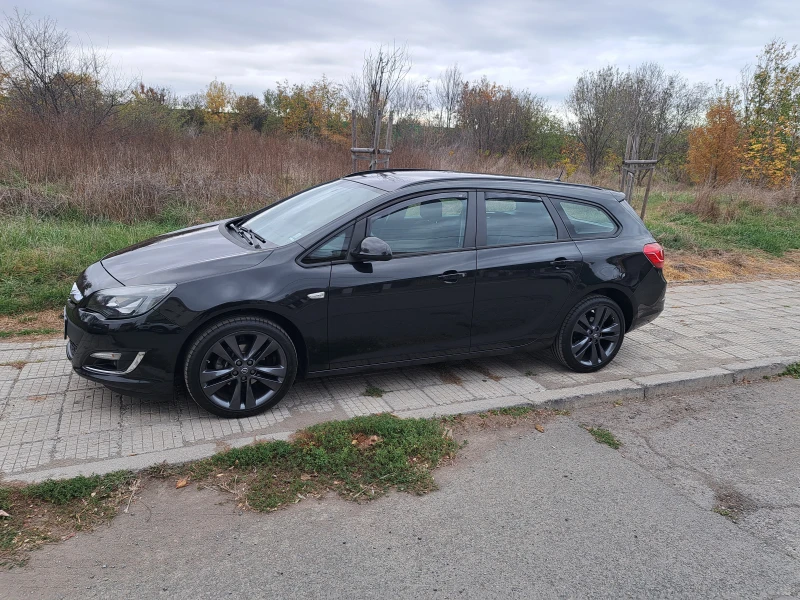 Opel Astra 1.4 турбо, снимка 3 - Автомобили и джипове - 47294552