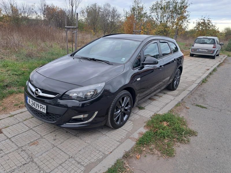 Opel Astra 1.4 турбо, снимка 1 - Автомобили и джипове - 47294552