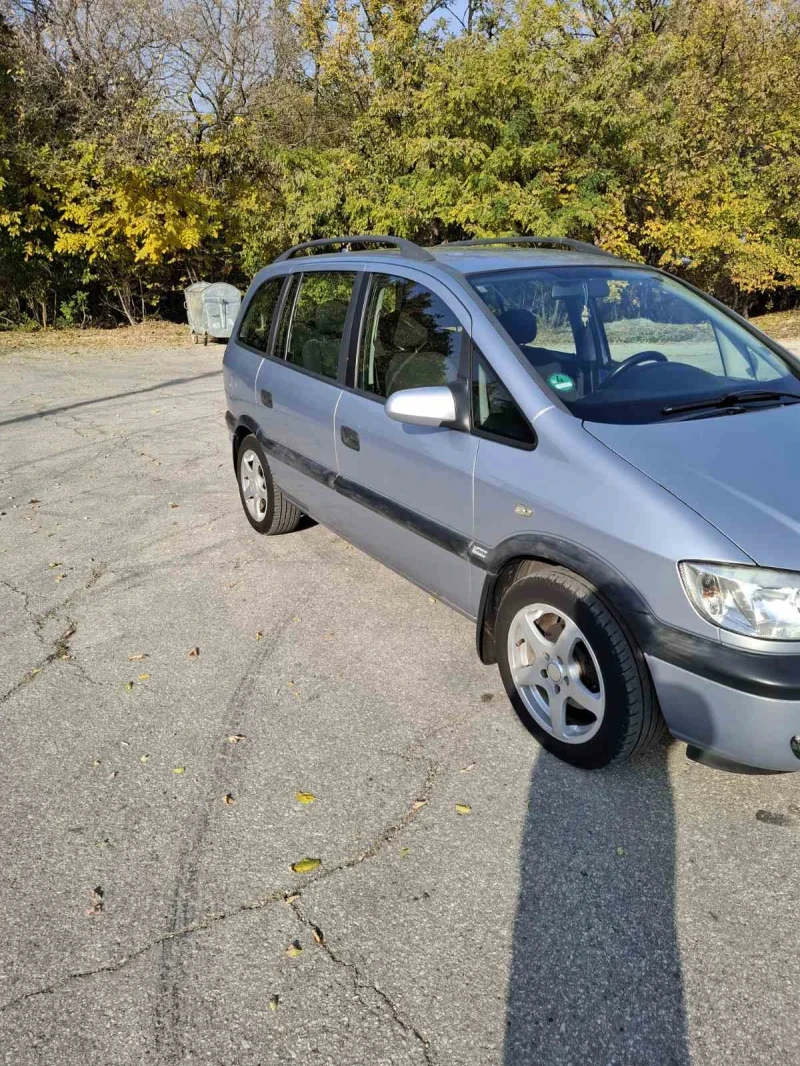 Opel Zafira 1.8i газ/бензин, снимка 2 - Автомобили и джипове - 47954688