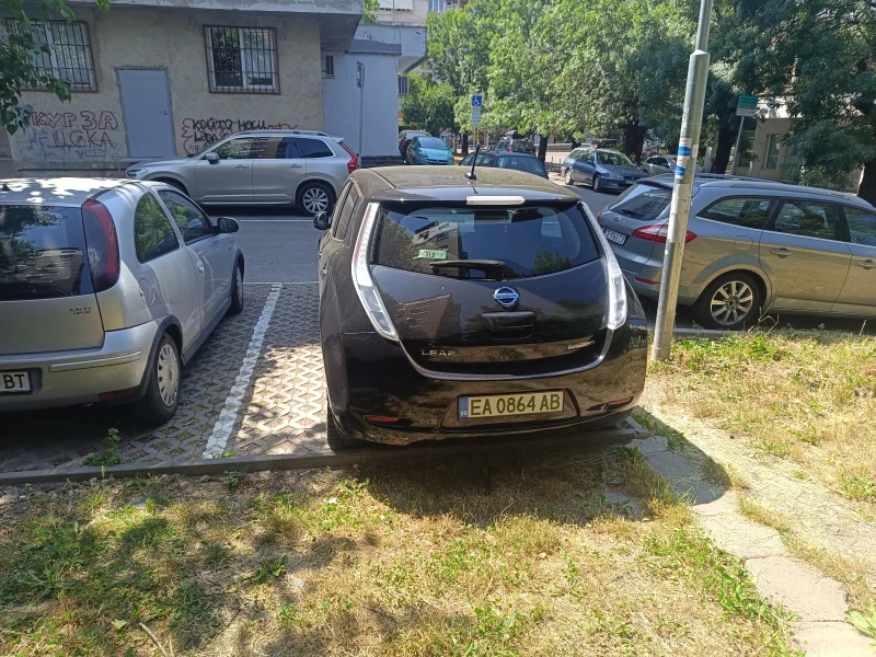 Nissan Leaf , снимка 5 - Автомобили и джипове - 51814240