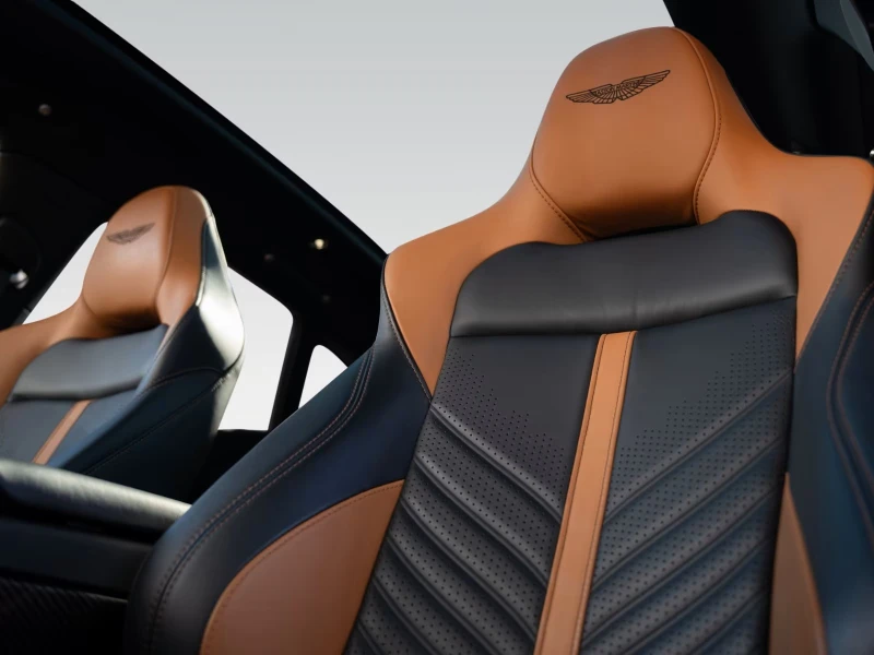 Aston Martin DBX 707 Ceramic Duotone Interior Privacy Glass , снимка 12 - Автомобили и джипове - 51512640