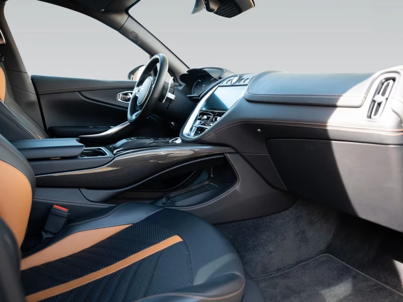 Aston Martin DBX 707 Ceramic Duotone Interior Privacy Glass , снимка 11 - Автомобили и джипове - 51512640